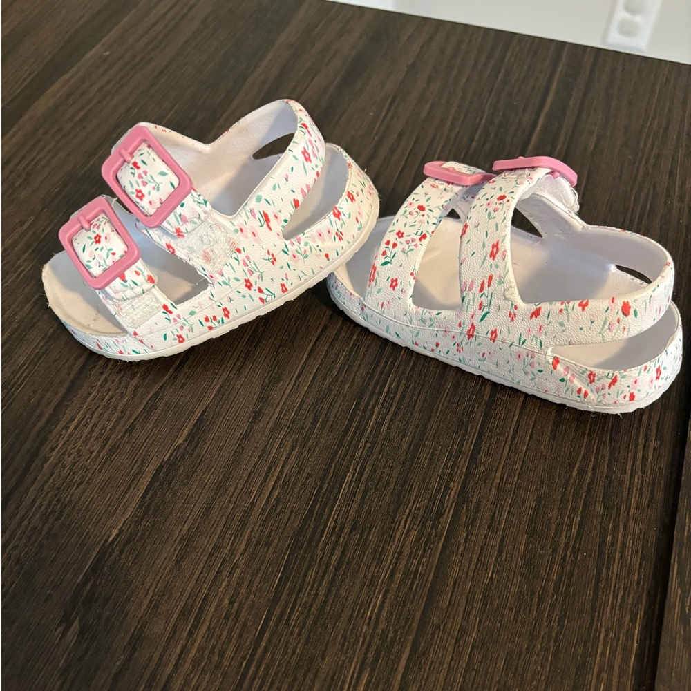 Floral print strap sandals